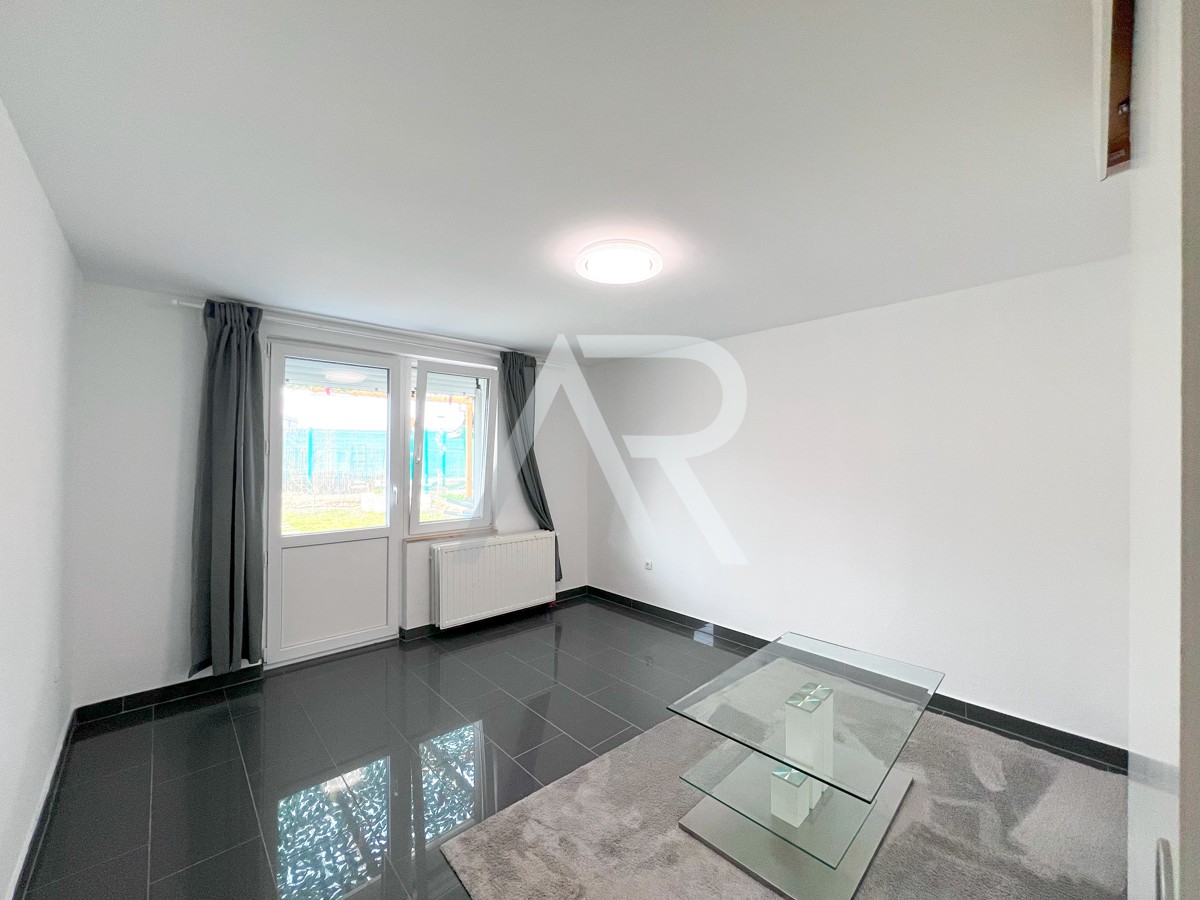 Zimmer mit Terrassenzugang