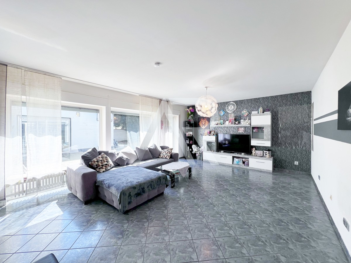 Wohn- und Essbereich1