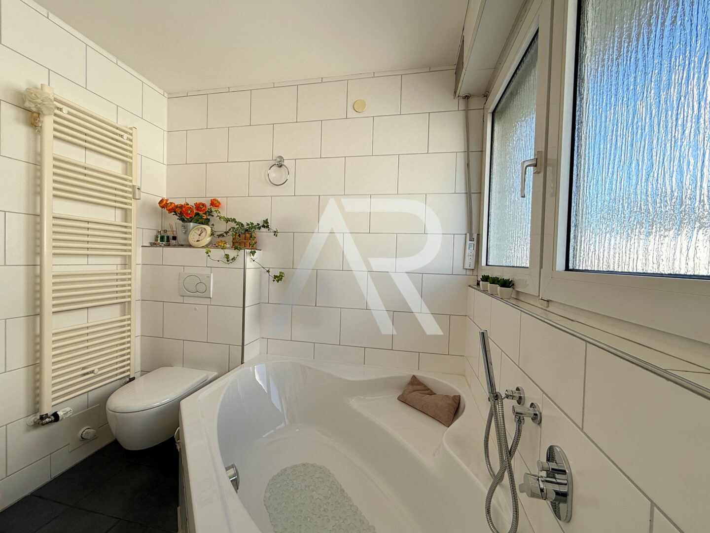 Badezimmer mit Dusche